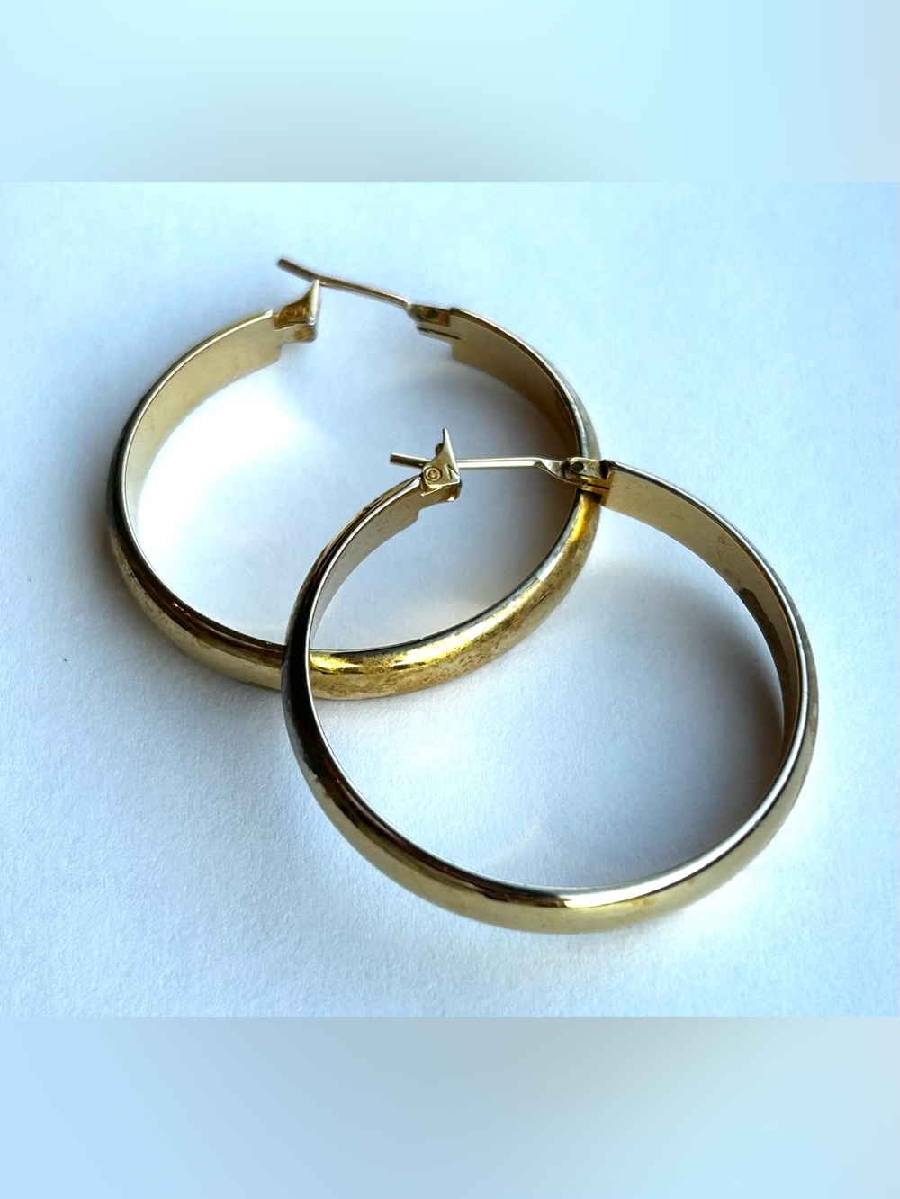Vintage Monet Classic Gold tone Hoop Earrings - Polished Round Hoops